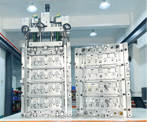 Molde de inyección con tapa abatible de cierre en el molde (IMC) para embalaje